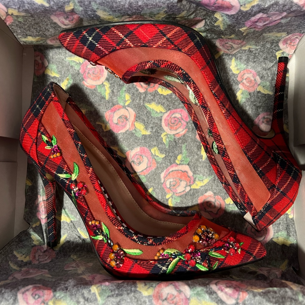 Betsey Johnson Red Plaid Christmas Heels 6.5